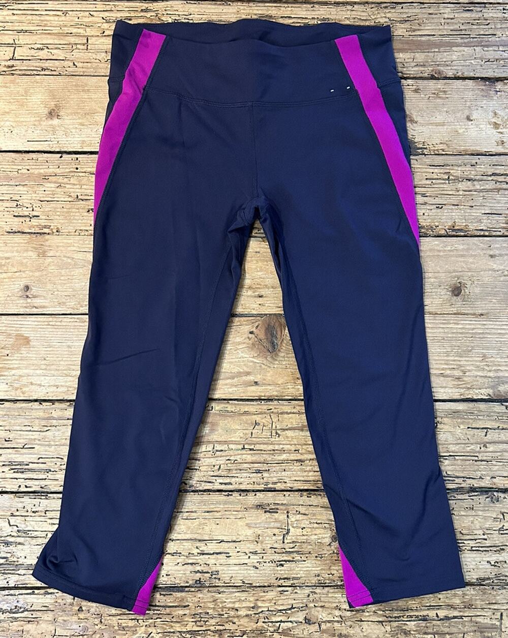 Gapfit Gfast Womens Size M Blue/Magenta Capri Leggings NWOT